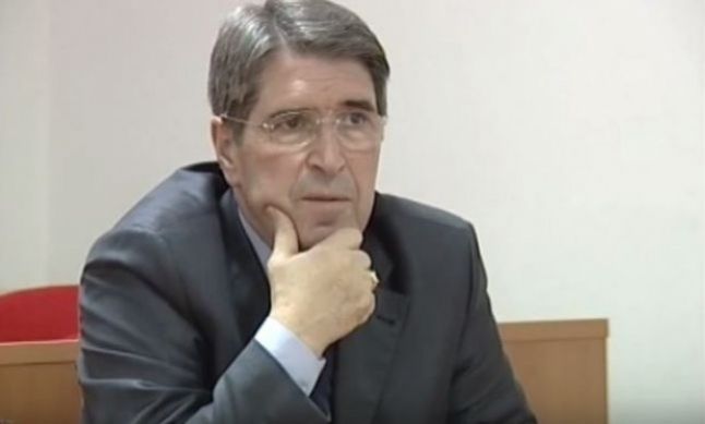 Ukshin Hoti – intelektual që sugjeron guximin politik